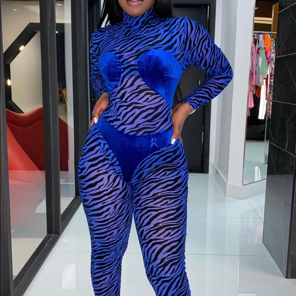 Guswoo jumpsuit size xs never worn